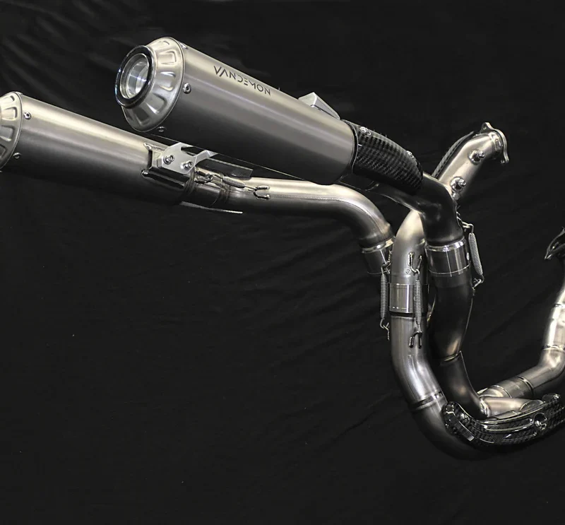 Échappement titane montage haut Vandemon Ducati Supersport 939