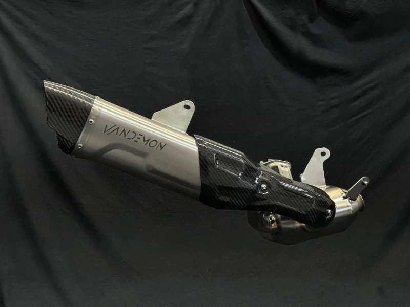 Silencieux bimodal en titane Vandemon Stealth pour Triumph Speed Triple 1200RS & RR