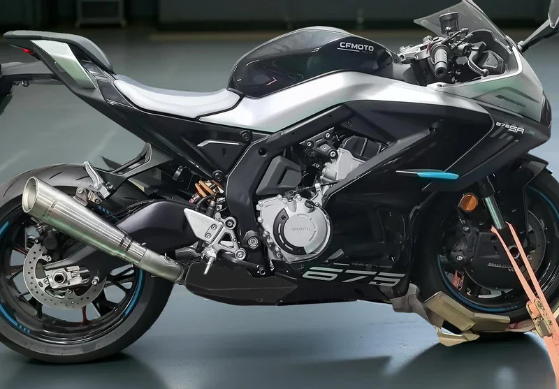 Échappement en titane Vandemon pour CFMOTO 675SR-R / 675SR-S / 675SS / 675NK