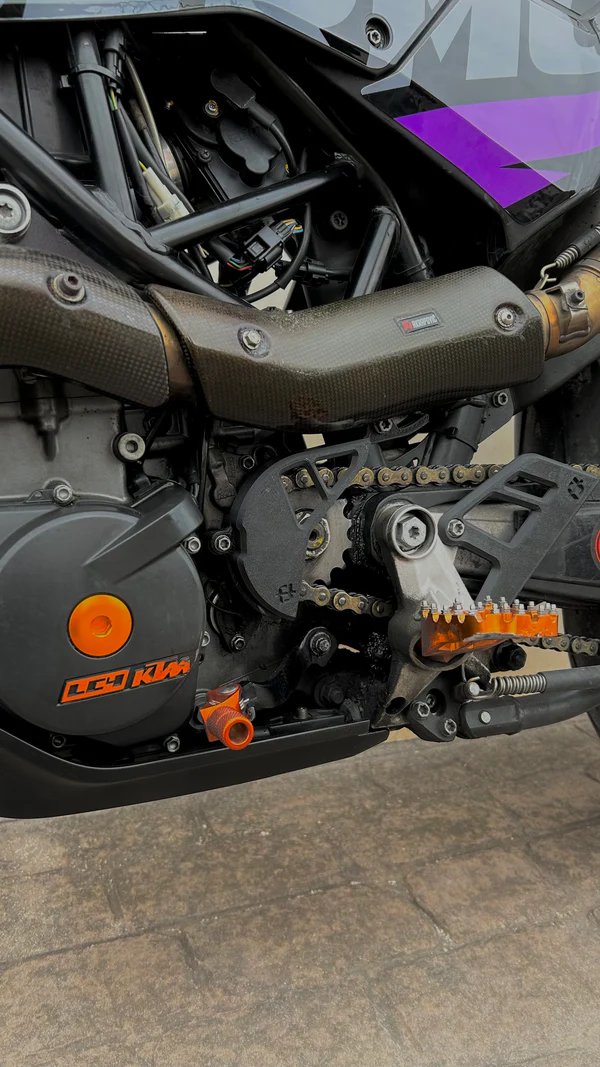 Protection de couronne KTM 690 / Husqvarna 701 / GasGas 700 – Image 2